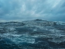 Peringatan Dini Perairan Jogja 28-31 Oktober 2025: Gelombang Setinggi 4 Meter