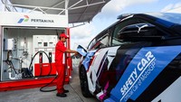 SPBU modular di dalam kawasan Sirkuit Mandalika menyiapkan BBM khusus untuk mendukung kelancaran ajang Pertamina Grand Prix of Indonesia 2025. Foto: ANTARA FOTO/Andrianto A