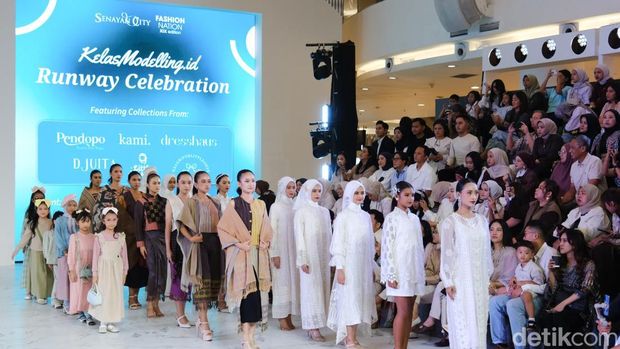 Kelas Modeling.id tampil perdana di Senayan City Fashion Nation dengan membawa tema Runaway Celebration.