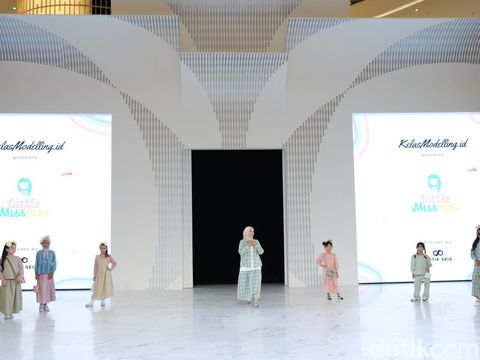 Kelas Modeling.id tampil perdana di Senayan City Fashion Nation dengan membawa tema Runaway Celebration.
