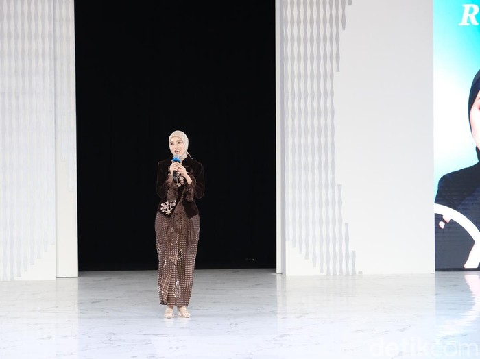 Kelas Modeling.id tampil perdana di Senayan City Fashion Nation dengan membawa tema Runaway Celebration.