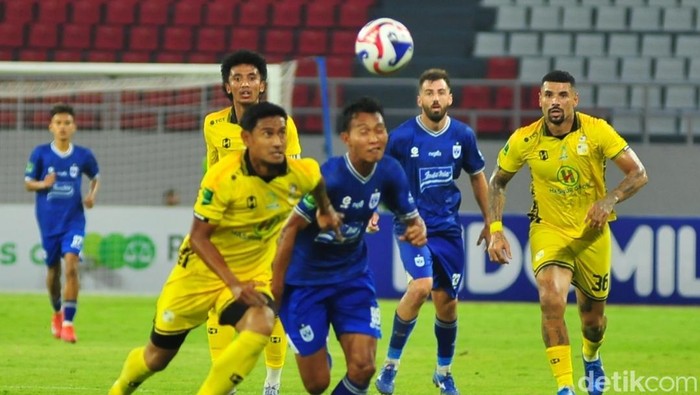 Laga PSIS lawan Barito Putera pada pekan empat Championship 2025/2026 di Stadion Jatidiri Semarang, Sabtu (4/10/2025).