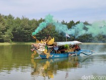 Wuss! Intip Serunya Lomba Perahu Hias di Pantai Glagah Kulon Progo