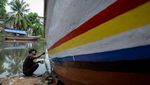Melihat Aktivitas Bengkel Kapal Tradisional di Pesisir Tangerang
