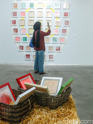Melihat Pameran Panen Raya, Merajut Cerita Alam Lewat Bahasa Seni