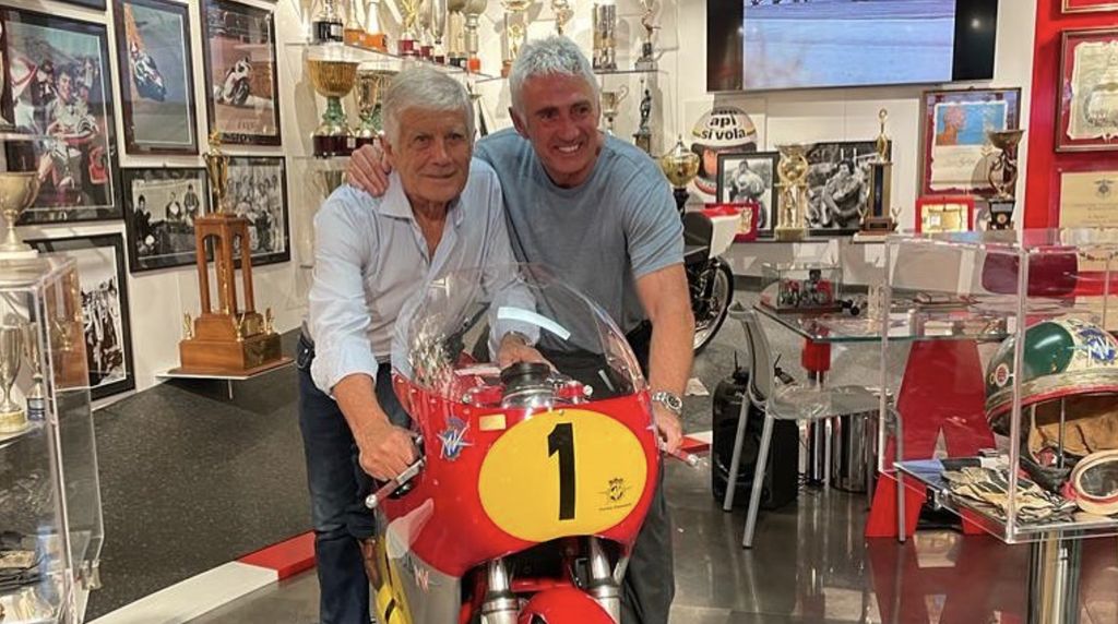Pembalap motor Giacomo Agostini. (Instagram/giacomo_ago1)