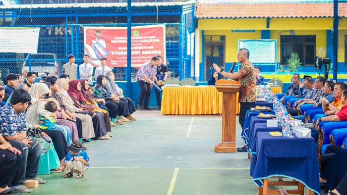 Pemerintah Kota Bogor mengalokasikan anggaran lebih dari Rp4 miliar untuk menebus ijazah masyarakat yang tertahan.