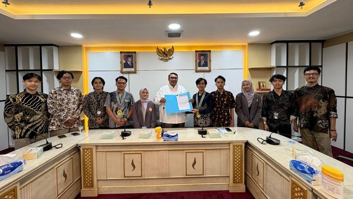Poros Pelajar Jabar serahkan 4 rekomendasi MBG ke legislator Jabar