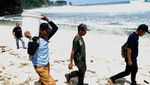 Potret Relawan Selamatkan Ratusan Telur Penyu dari Predator di Tulungagung