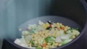 Video: Robot Koki Ini Bisa Memasak Hingga 3.000 Porsi Sehari Video: Robot Koki Ini Bisa Memasak Hingga 3.000 Porsi Sehari