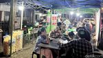 Huaah! Tersengat Pedasnya Sambal Ayam Ngondek yang Viral di Gandaria