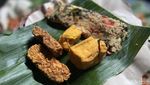 Huaah! Tersengat Pedasnya Sambal Ayam Ngondek yang Viral di Gandaria