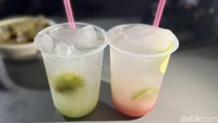 Habis makan yang gurih, bisa ditutup dengan minuman manis menyegarkan. Pilihannya mulai dari Honeymoon Ice sampai Strawberry Till. Harganya  dari Rp 15 ribuan saja. Foto: Detikcom / Atiqa Rana
