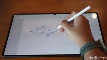 Dipadukan fitur Quick Tools dan Sticky Note memudahkan catat ide instan Foto: Adi Fida Rahman/detikINET