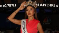Puncaknya Sanly Liu ikut ajang Miss Universe Indonesia 2025 dan keluar sebagai pemenang. Baru pertama kali ikut pageant. Sempat ada keraguan, tapi ingin membuktikan pada diri sendiri kalau aku kerja keras bisa sampai sejauh mana, ujarnya. (Foto: dok Instagram sanlyliuu)