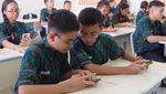 Sekolah di Bali Uji Coba Kelas Pintar Berteknologi Tinggi