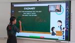 Sekolah di Bali Uji Coba Kelas Pintar Berteknologi Tinggi
