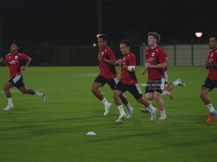 Sesi latihan perdana Timnas Indonesia di Jeddah, Arab Saudi, jelang laga-laga Ronde 4 Kualifikasi Piala Dunia 2026.