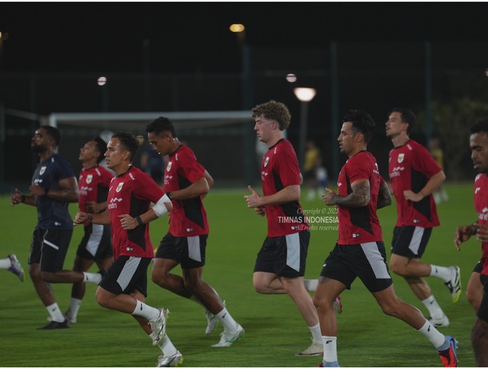 Sesi latihan perdana Timnas Indonesia di Jeddah, Arab Saudi, jelang laga-laga Ronde 4 Kualifikasi Piala Dunia 2026.