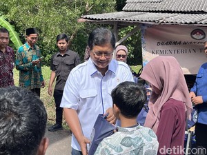 Wamentrans Viva Yoga Tinjau Desa Translok di Bantul, Infrastruktur Jadi Catatan
