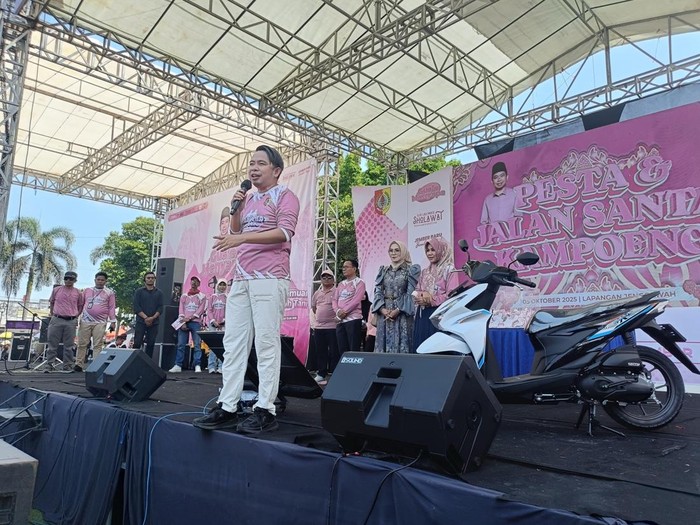 Acara Gus’e Menyapa di Lapangan Jenggawah, Jember