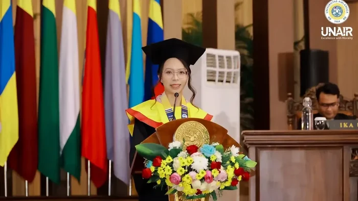 Alissa Angelia, wisudawan Unair yang lulus S1-S2 dengan program fastrack kolaborasi kampus inggris.