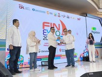 Bank Sulselbar Raih Penghargaan Literasi Keuangan Teraktif dari OJK