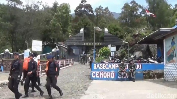 Basecamp Gunung Lawu.