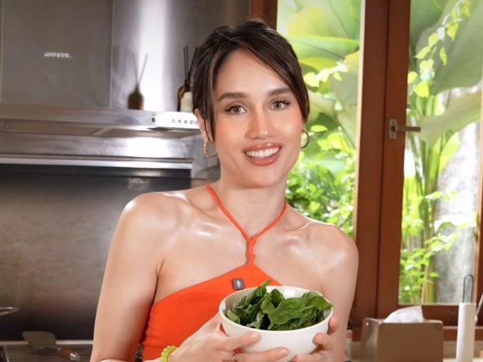 Cinta Laura masak soto ayam hingga sambal leunca