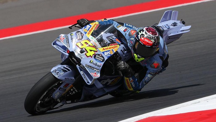 LOMBOK, INDONESIA - OCTOBER 04: Fermin Aldeguer of Spain riding the BK8 Gresini Racing Ducati (54) during Qualifying ahead of the MotoGP of Indonesia at Pertamina Mandalika Circuit on October 04, 2025 in Lombok, Indonesia. (Photo by Gold & Goose Phot