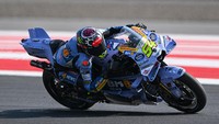Pembalap BK8 Gresini Racing MotoGP Fermin Aldeguer memacu kecepatan sepeda motornya dalam sesi race MotoGP Indonesia 2025 di Sirkuit Internasional Pertamina Mandalika, Lombok Tengah, Nusa Tenggara Barat, Minggu (5/10/2025). ANTARA FOTO/Aditya Pradana Putra