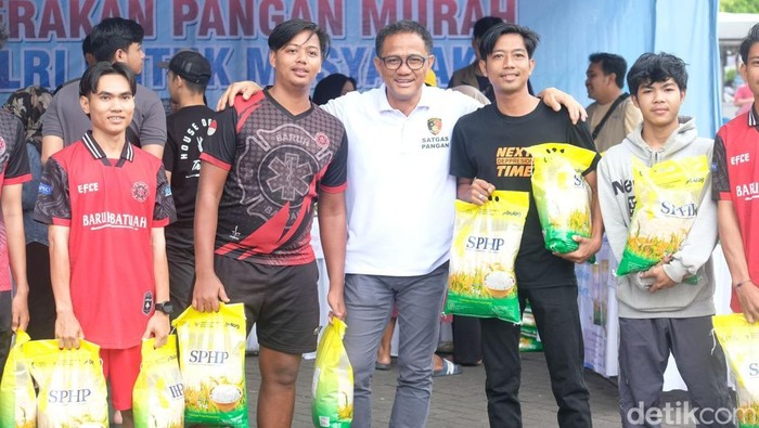 Gerakan Pangan Murah Ditkrimsus Polda Kalsel di Banjarmasin.