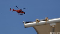 Sepanjang jalannya lomba, Bell 407 tampak mengitari sirkuit untuk merekam momen-momen menegangkan antara para pembalap di lintasan Mandalika. 