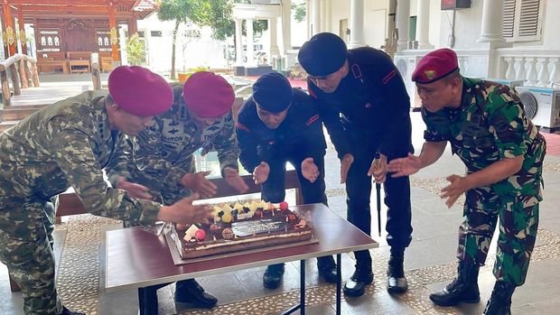 Brimob Polda Metro Kunjungi Mako Korps Marinir di Kwitang, Jakarta Pusat, dalam rangka HUT TNI. (dok istimewa)