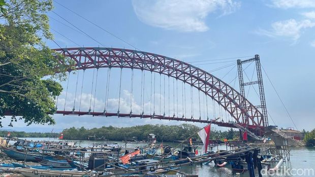 Jembatan Pelengkung Sodongkopo Nusawiru Pangandaran.