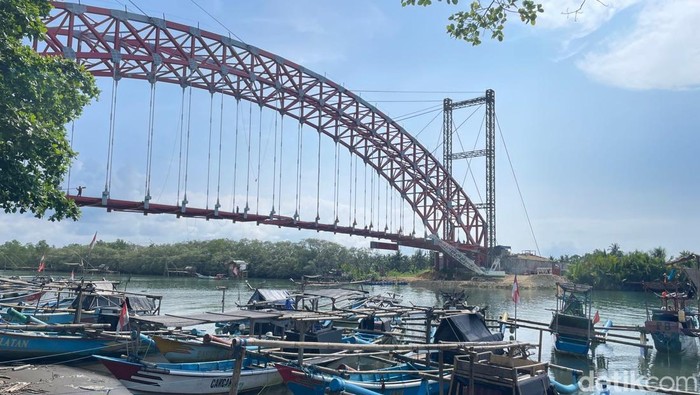 Jembatan Pelengkung Sodongkopo Nusawiru Pangandaran.
