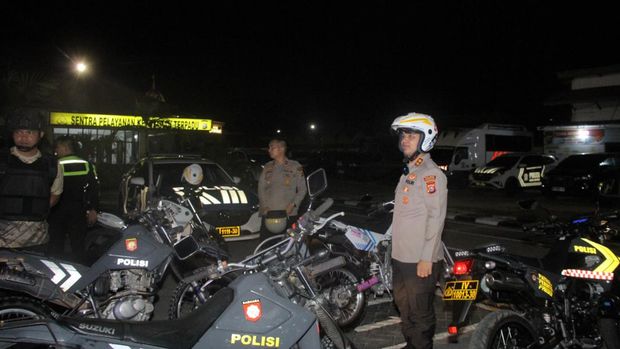 Kapolres Inhu AKBP Fahrian Saleh Siregar memimpin patroli Tim Raga, Sabtu (4/10/2025) malam.