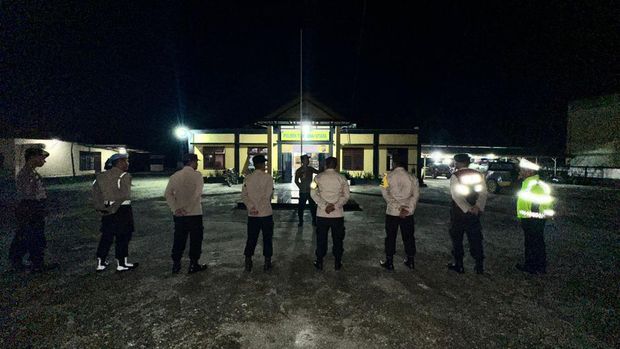 Kapolres Rohul AKBP Emil Eka Putra memimpin patroli Tim Raga untuk memberi rasa aman kepada masyarakat, Sabtu (4/10/2025).