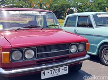 Keren! Ratusan Mobil Fiat Antik Nongkrong di Malang