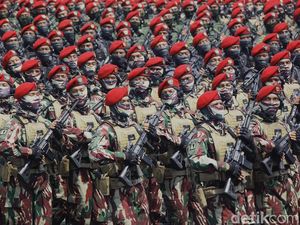 Sejarah dan Fungsi Pembentukan Kopassus, Pasukan Berbaret Merah