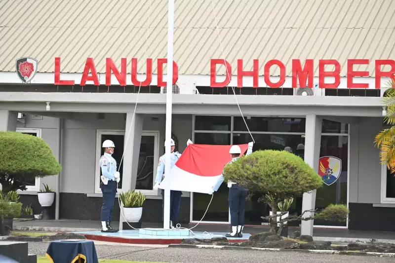 Upacara di Lanud Dhomber Balikpapan.