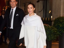 Meghan Markle Nyaris Tanpa Makeup di Show Balenciaga, Banjir Pujian