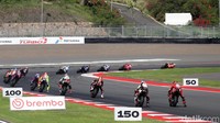 Suasana MotoGP Indonesia 2025 di Sirkuit Internasional Pertamina Mandalika, Lombok, Nusa Tenggara Barat, Minggu (5/10/2025), berlangsung penuh adrenalin dan sorak sorai penonton.