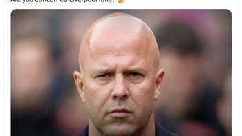 Arne Slot pun menuai kritikan tajam. Foto: X.com