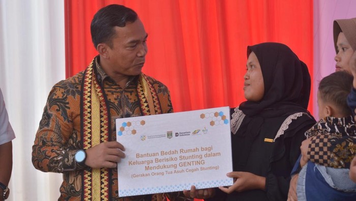 Menteri Kependudukan dan Pembangunan Keluarga/Kepala BKKBN, Wihaji, meninjau langsung kesiapan dan distribusi Makan Bergizi Gratis (MBG) bagi kelompok 3B. (dok istimewa)