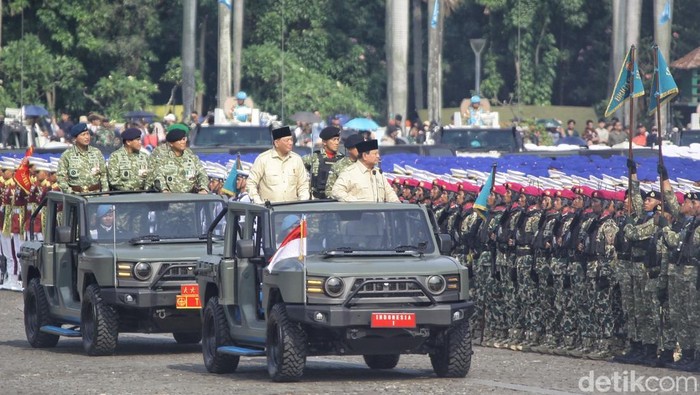 Momen Presiden Prabowo Cek Pasukan di Upacara HUT ke-80 TNI Suasana khidmat menyelimuti kawasan Silang Monas, Jakarta, Minggu (5/10/2025), saat Presiden Prabowo Subianto memimpin upacara peringatan Hari Ulang Tahun ke-80 Tentara Nasional Indonesia (TNI).