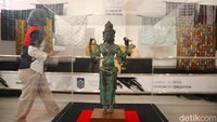 Pameran tersebut menjadi ajang promosi budaya NTB kepada ribuan wisatawan domestik dan mancanegara yang hadir menonton balapan.