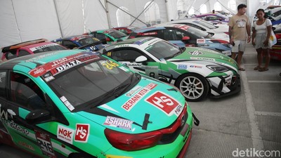 Pameran Mobil Balap Tarik Perhatian Pengunjung MotoGP 2025