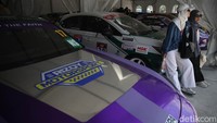 Tak hanya aksi para pembalap MotoGP yang memacu adrenalin, pameran mobil balap di kawasan Sirkuit Internasional Pertamina Mandalika, Nusa Tenggara Barat, juga menjadi magnet tersendiri bagi pengunjung.
