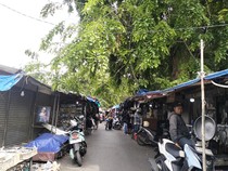 Mesin Ketik dan Keris Usia Ratusan, Ini Harta Karun Pasar Loak Jatinegara